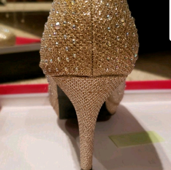 Silver Slipper Gold Heels - Picture 4 of 4